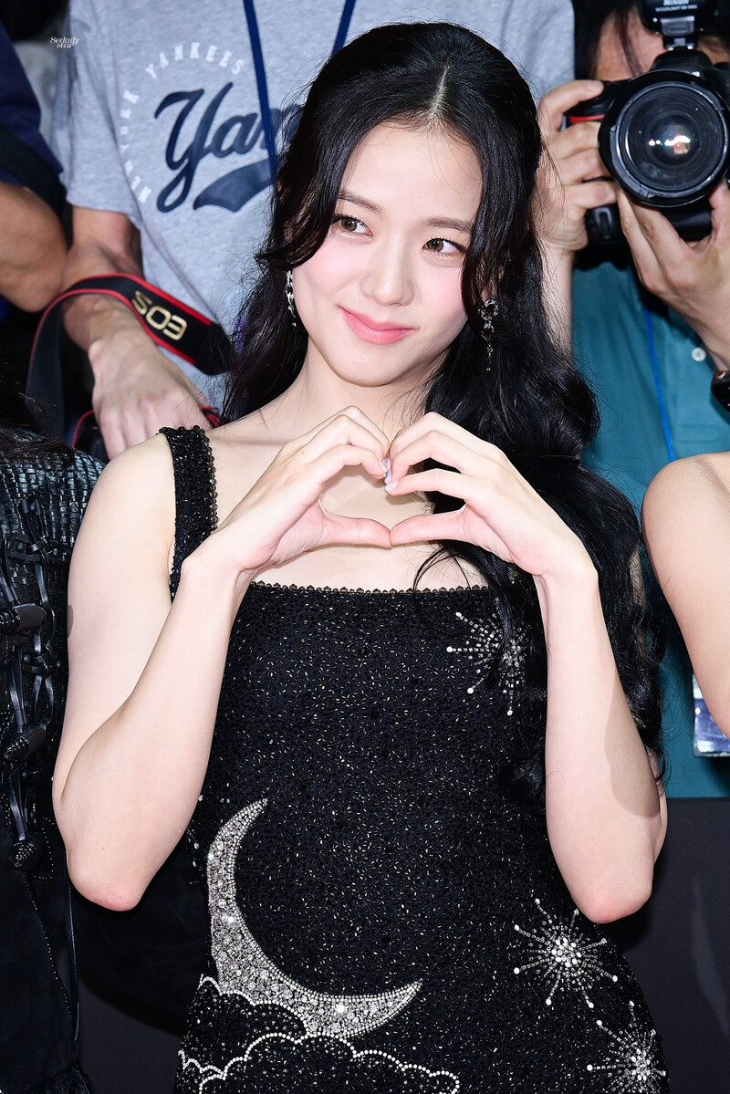 240809 Jisoo - Pink Carpet Event for BLACKPINK 'BORN PINK World Tour in Cinema' documents 6