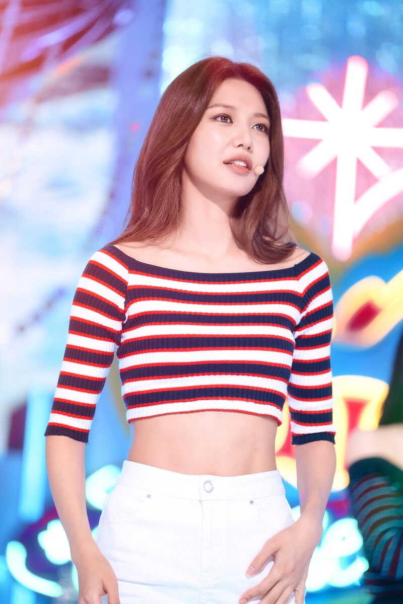 Girls' Generation Sooyoung - 'FOREVER 1' at Inkigayo documents 21