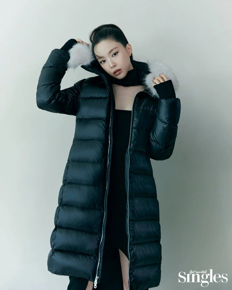 Naeun for Singles Magazine X THE NORTH FACE | November 2023 Issue documents 5