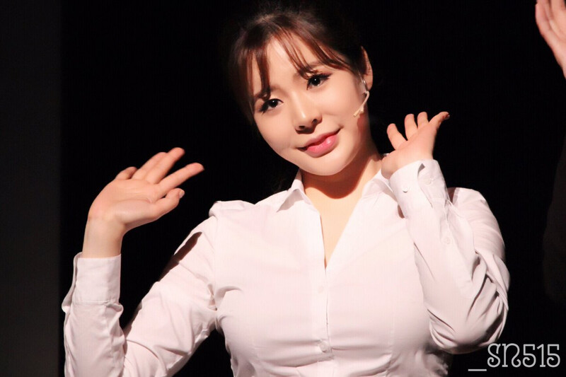 170211-12 Girls' Generation Sunny at Musical Caffeine documents 7