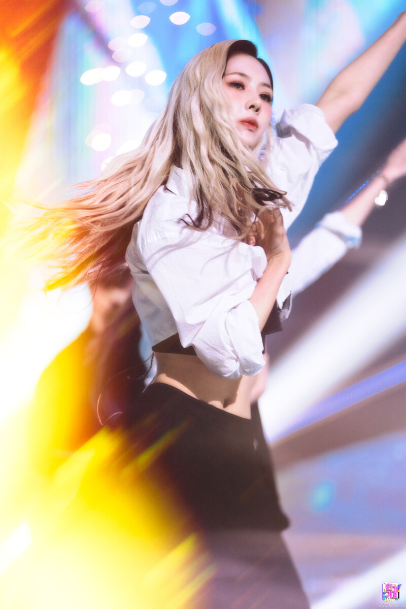 220417 YOOHYEON- DREAMCATCHER 'MAISON' at INKIGAYO documents 23