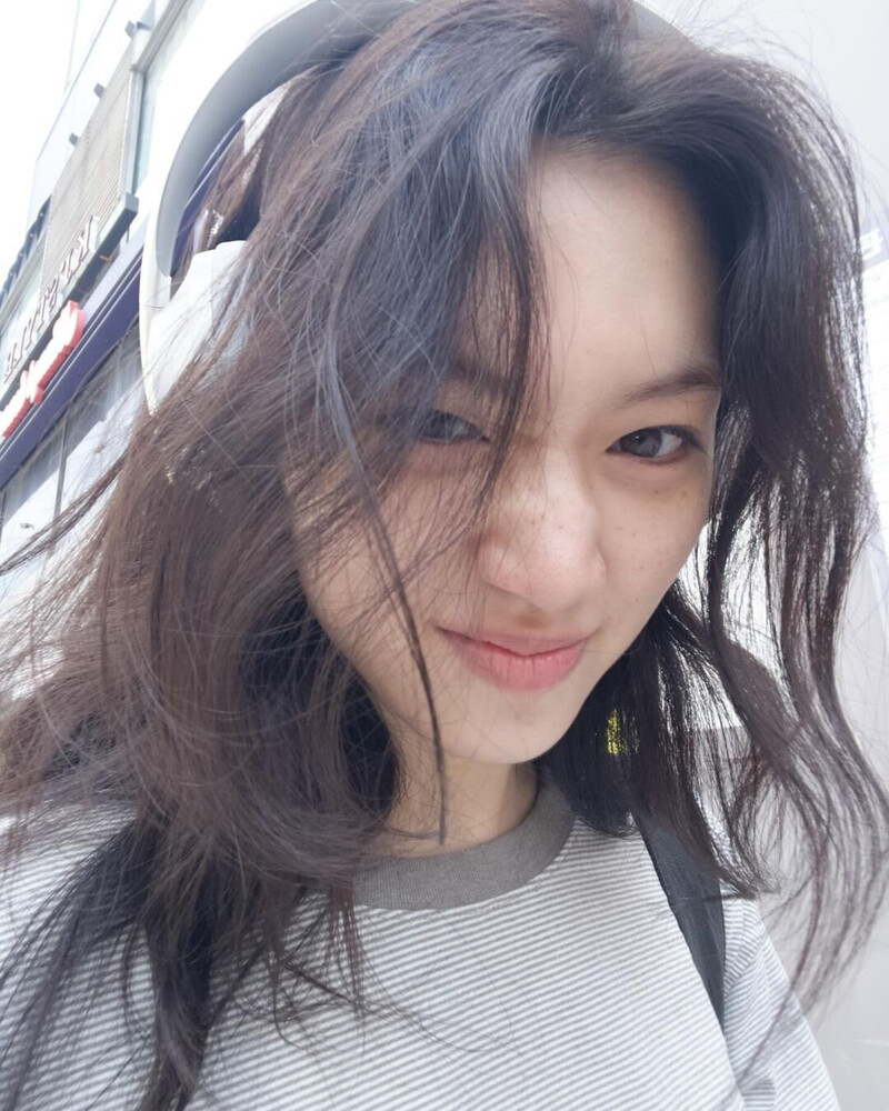 240527 Doyeon Instagram update documents 5