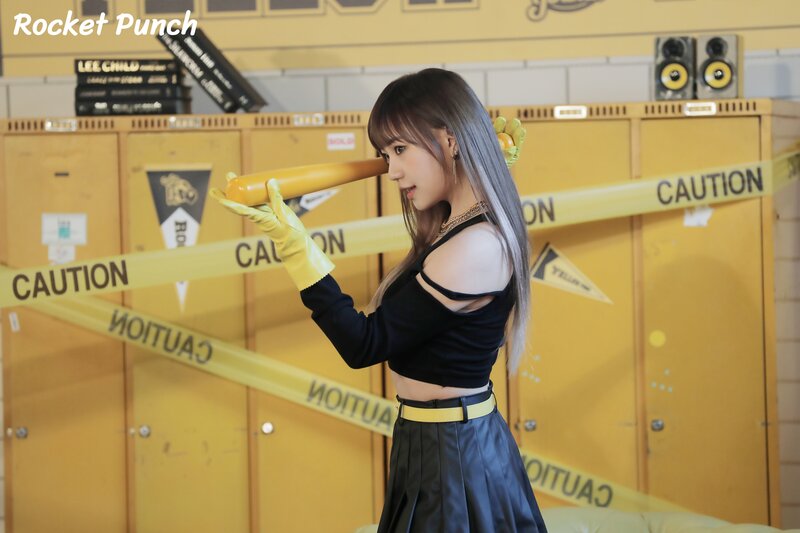 220222 Woollim Naver Post - Rocket Punch 'YELLOW PUNCH' Jacket Shoot Behind documents 8