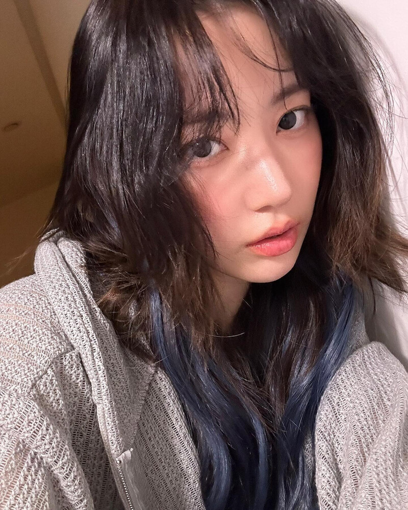 230918 - SAKURA Instagram Update documents 7