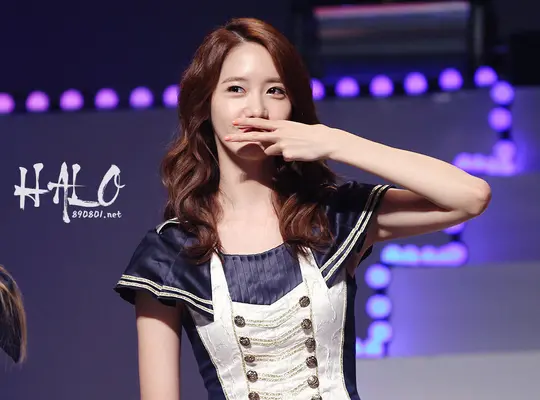 120901 Girls' Generation YoonA at LOOK Concert & Fansign | kpopping