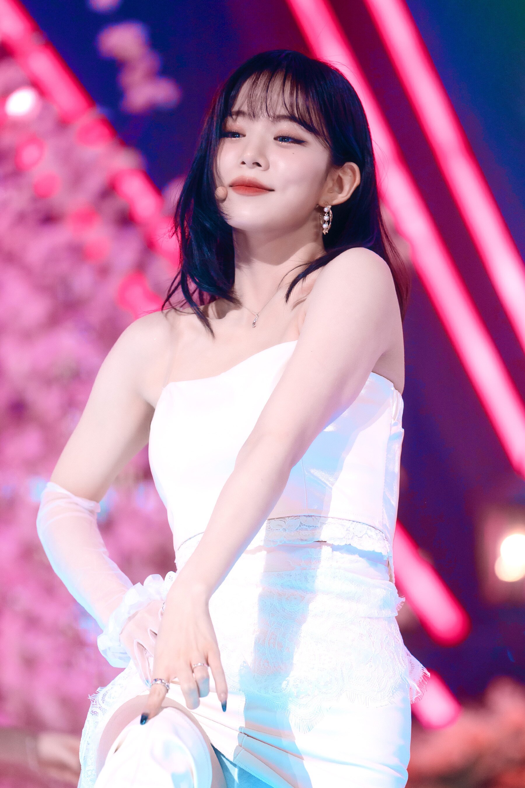 220123 fromis_9 Chaeyoung - 'DM' at Inkigayo | kpopping