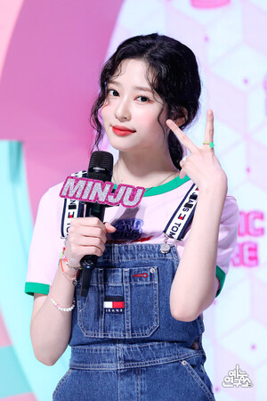 220827 Music Core MC - Kim Minju