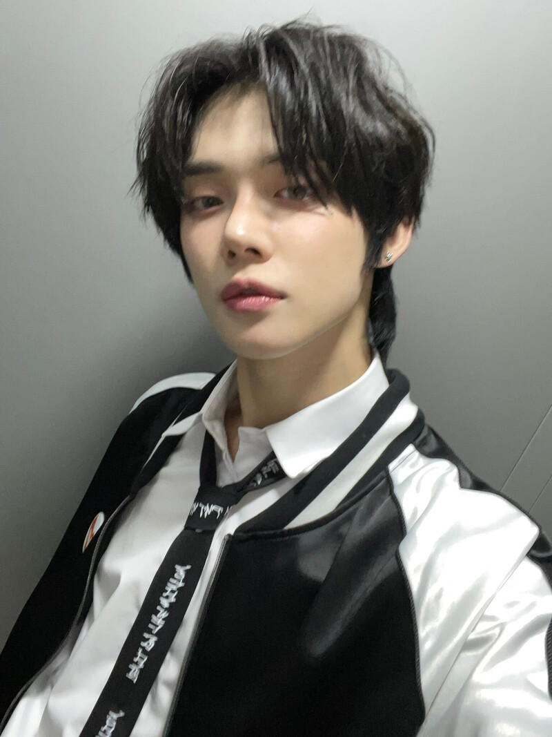 230129 TXT Twitter Update - Yeonjun documents 9