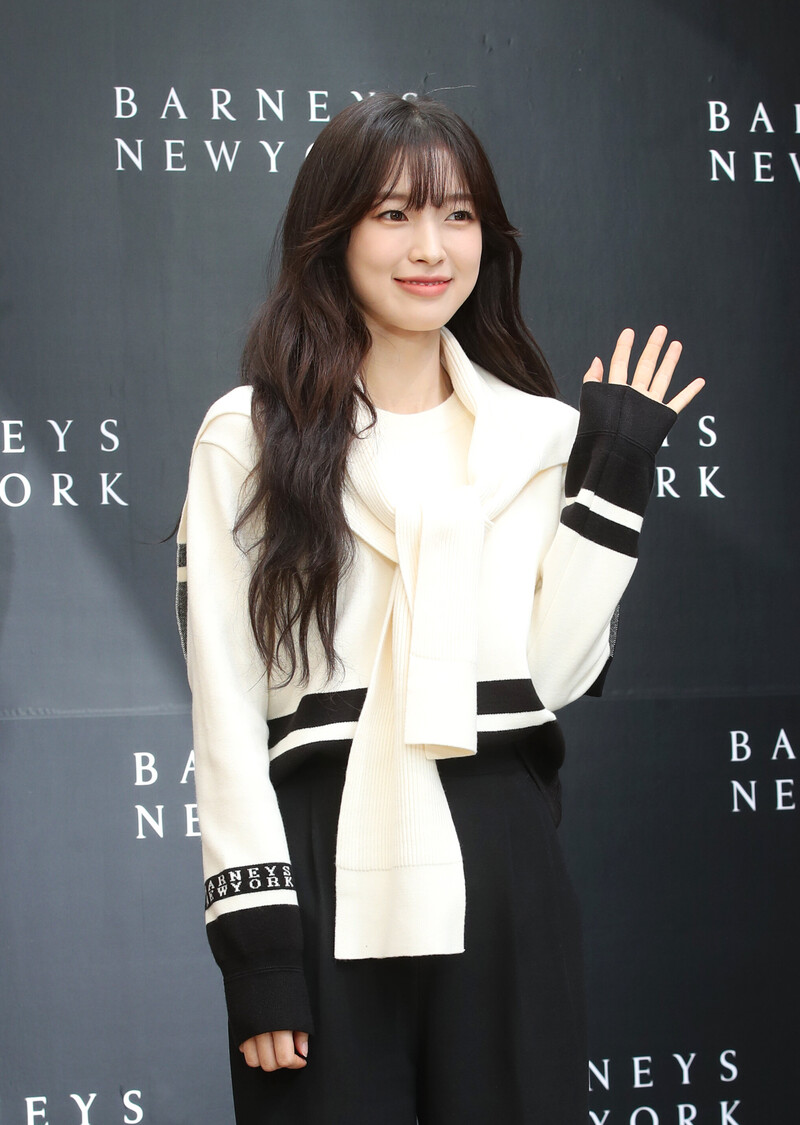 230831 OH MY GIRL Arin at Barneys New York Event documents 14