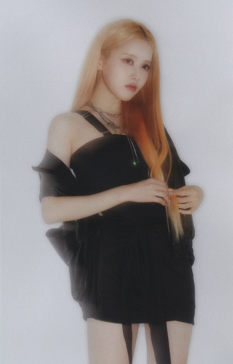 STAYC - Japan 3rd Single 'LIT' (Scans) documents 7