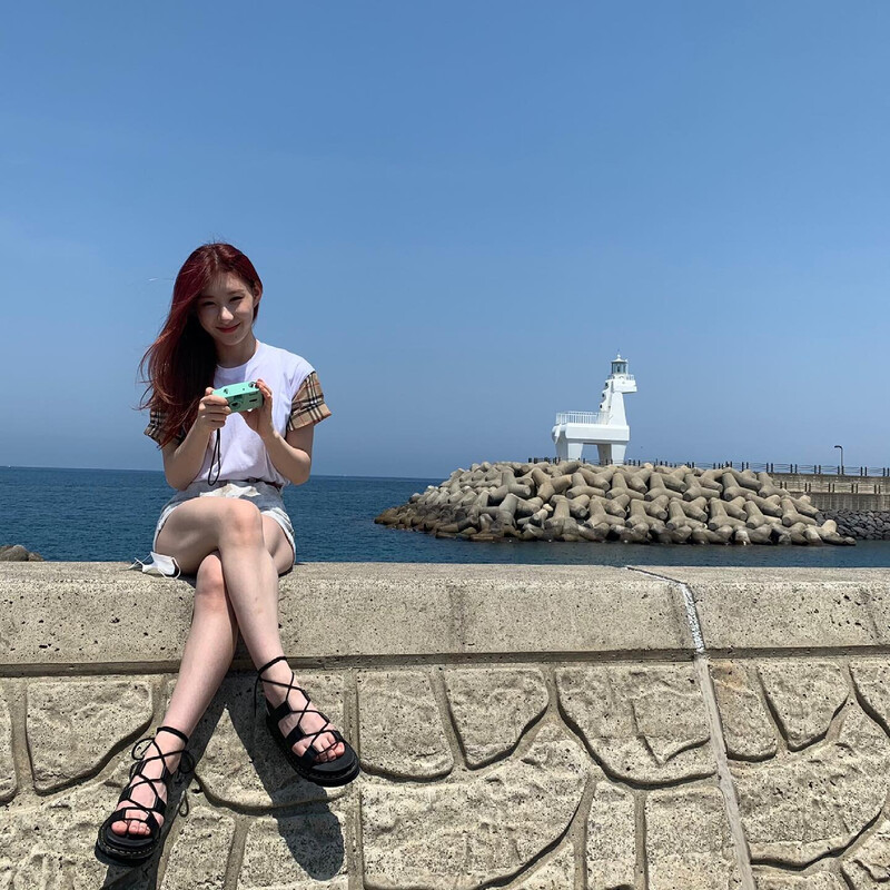 210607 ITZY Instagram Update - Chaeryeong documents 6