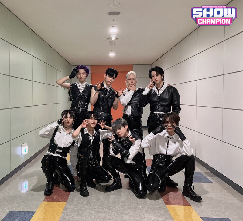 220511 Show Champion Twitter Update - E'LAST documents 2