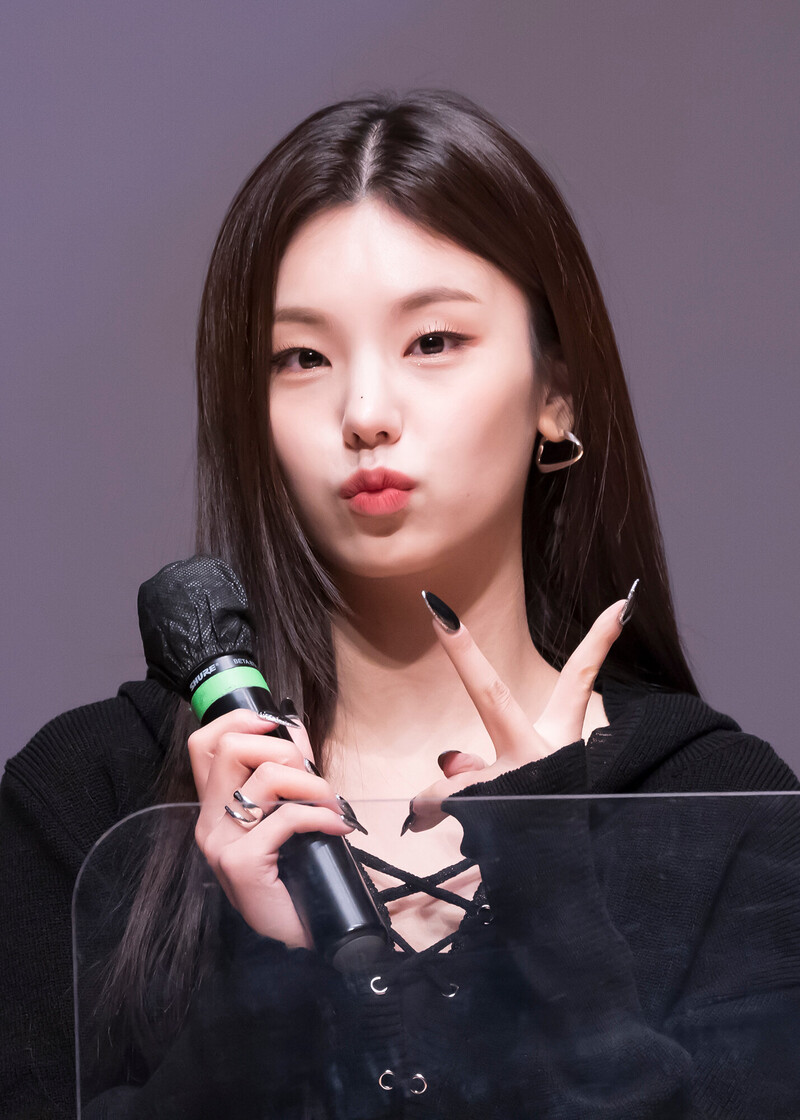 221217 ITZY Yeji documents 2