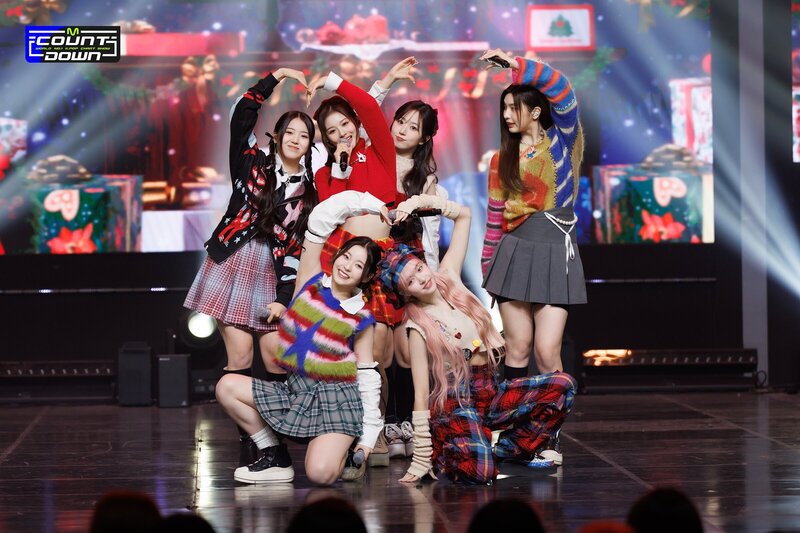 221229 NMIXX 'Funky Glitter Christmas' at M Countdown documents 5