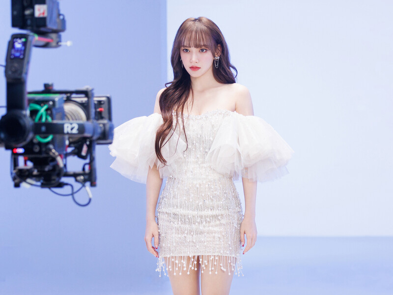 230322 Cheng Xiao Weibo Studio - Vaseline Photoshoot Behind documents 4