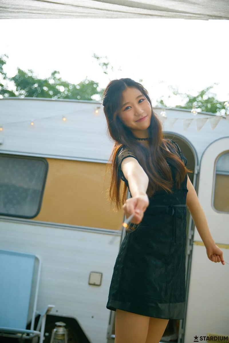 Kim_Yubin_Stardium_profile_photo_(5).png