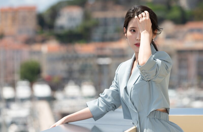 May 27, 2022 IU - 'THE BROKER' 75th CANNES Film Festival Interview Photos documents 14