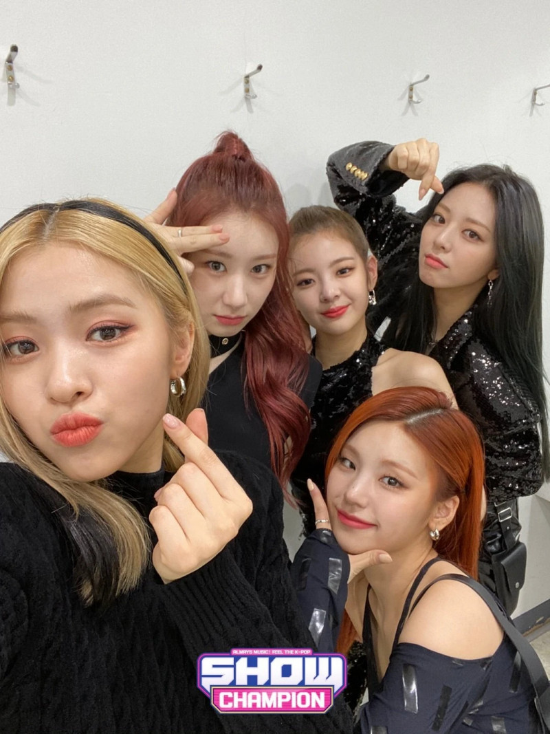 210512 ITZY SNS Update at Show Champion documents 4
