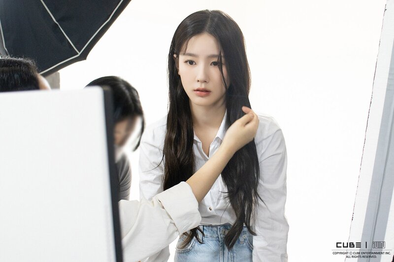 211015 Cube Naver Post - (G)I-DLE Miyeon 2021 Profile Photoshoot documents 19