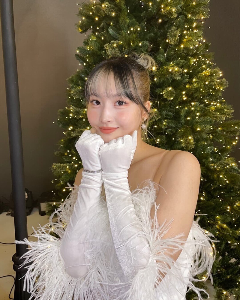 211224 TWICE Instagram Update - Momo documents 4