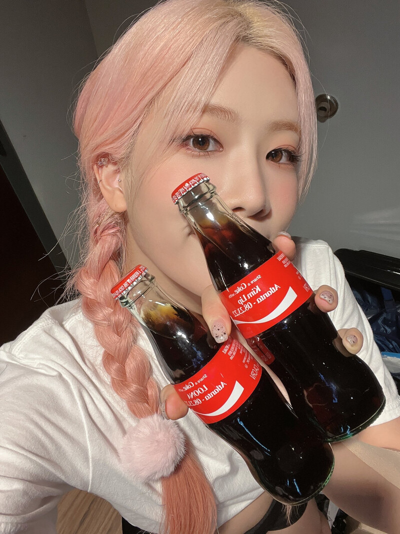 220824 LOONA Twitter Update - Kim Lip documents 3