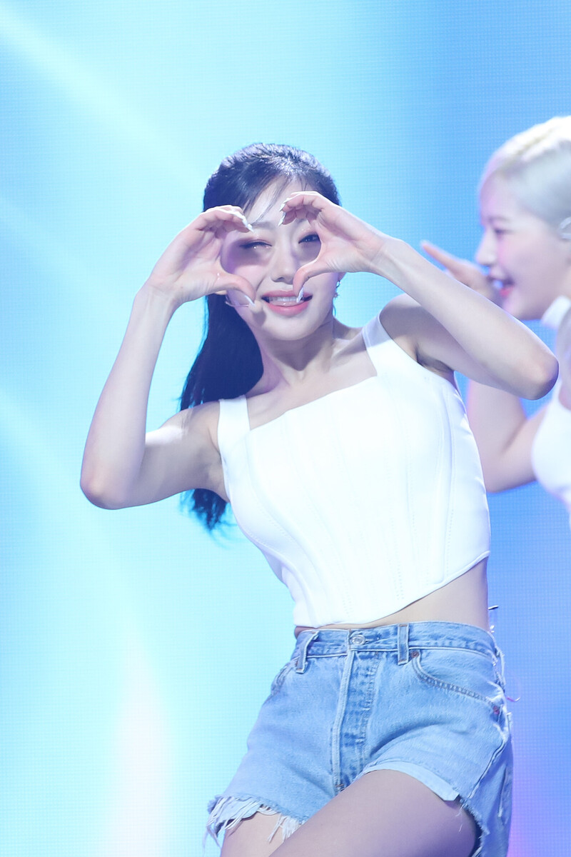 230726 KISS OF LIFE Julie - 'Shhh' at Show Champion documents 3