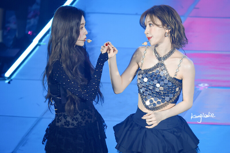 240804 Red Velvet Irene & Wendy - Fan-Con Tour 'Happiness : My Dear, ReVe1uv' in Seoul Day 3 documents 1