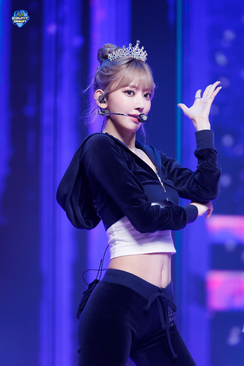 240912 LE SSERAFIM Sakura - 'CRAZY' at M COUNTDOWN documents 11