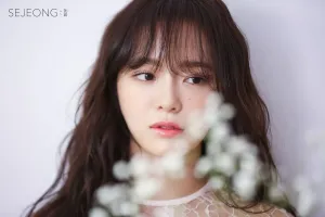 200320 Jellyfish Naver Update - Sejeong's "Plant" Jacket Shooting Behind