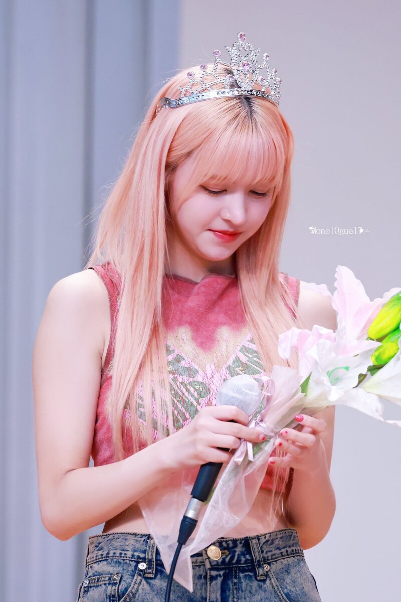 230401 NMIXX Lily - Soundwave Fansign | kpopping