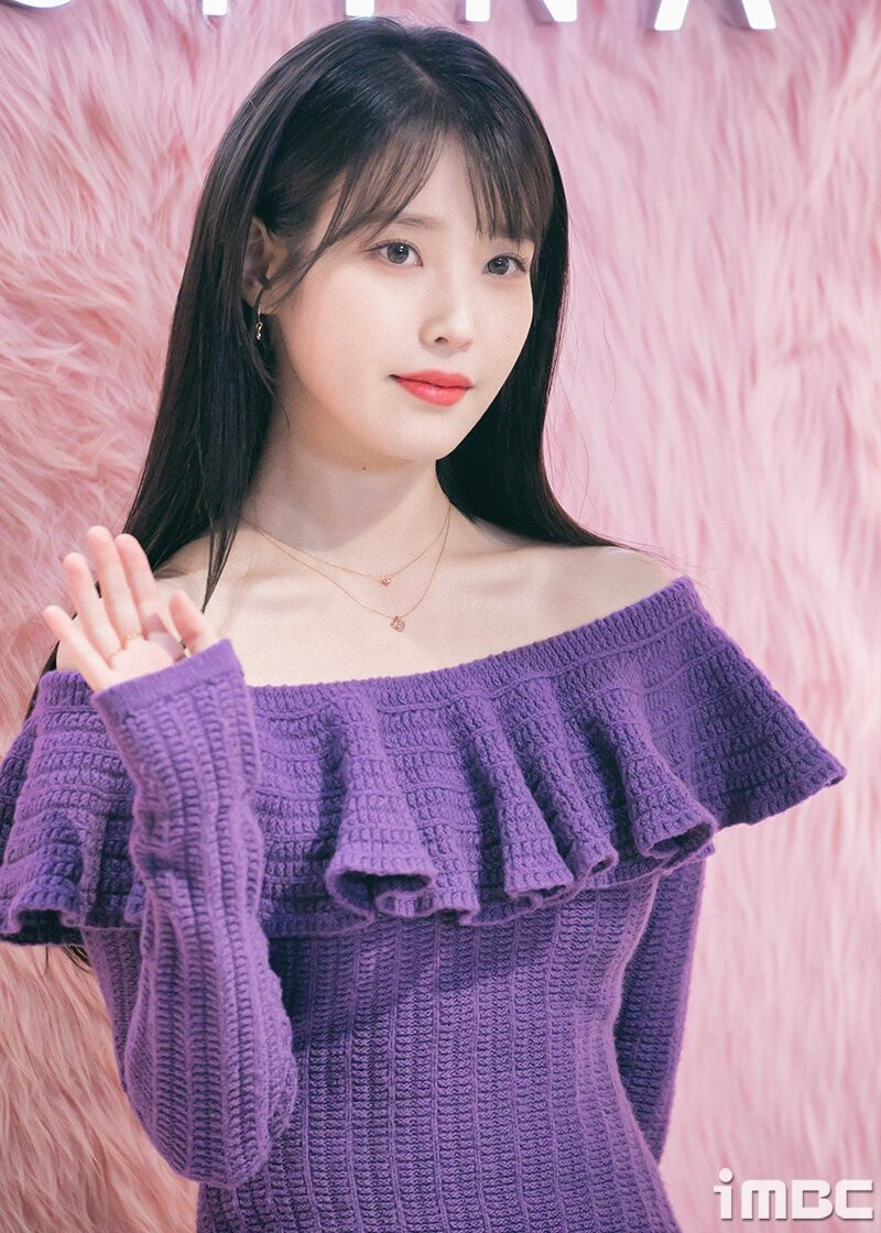 231119 IU at J.Estina Fansign Event documents 22