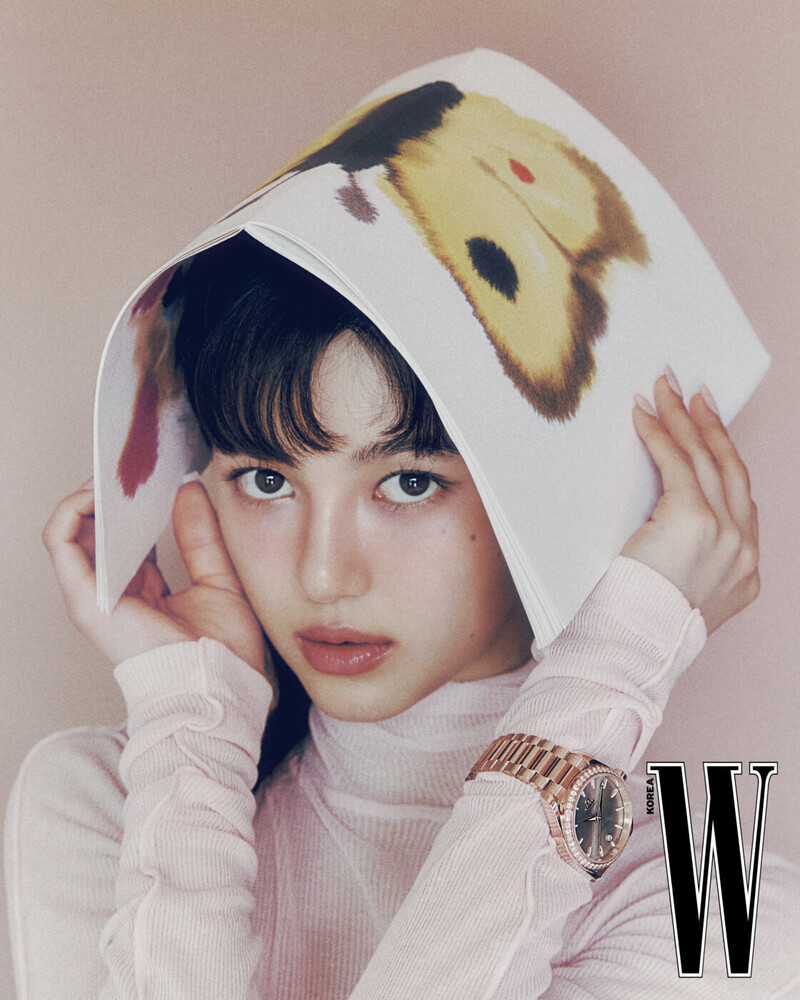 NewJeans DANIELLE for W Korea x OMEGA Watches July Issue 2023 documents 5