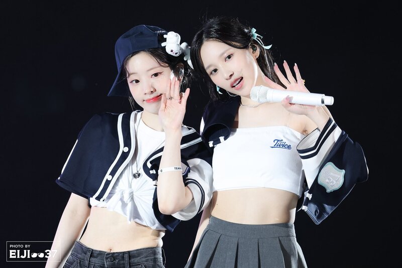 230521 TWICE Mina & Dahyun - ‘READY TO BE’ World Tour in Tokyo Day 2 documents 3