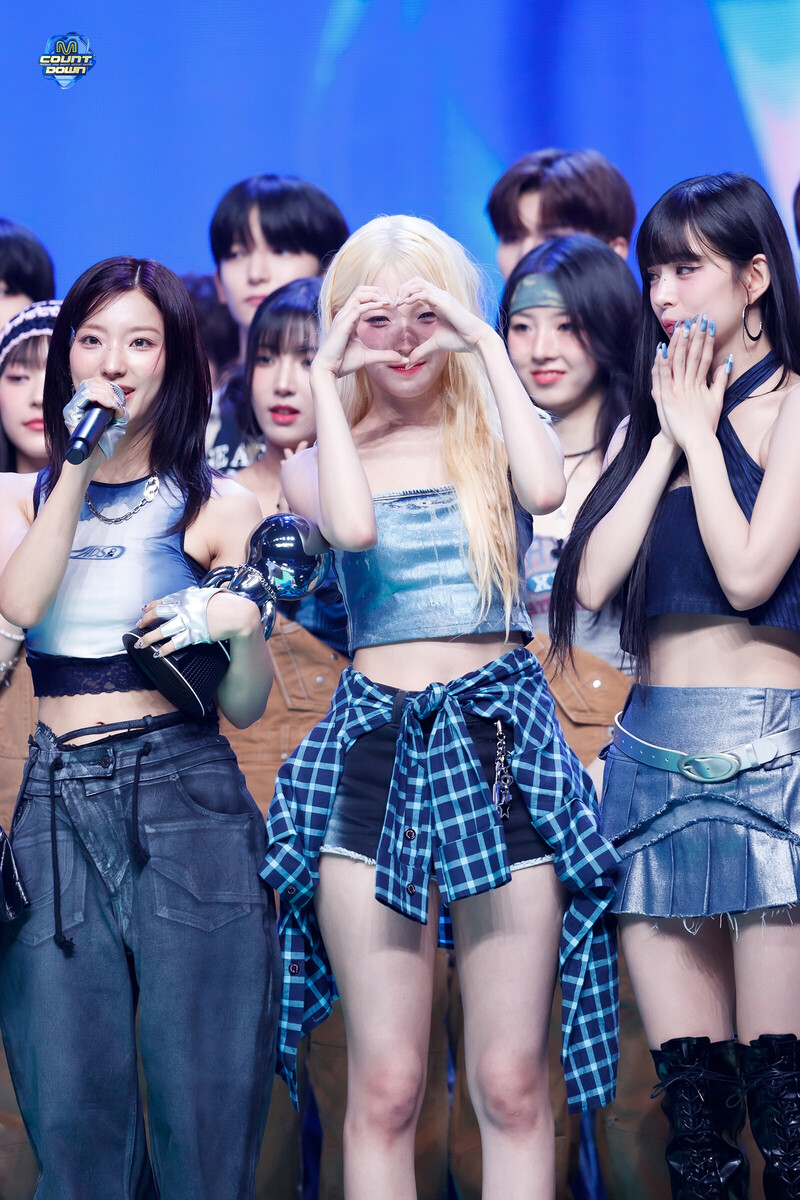 240822 fromis_9 - 'Supersonic' + Encore Stage at M Countdown documents 19