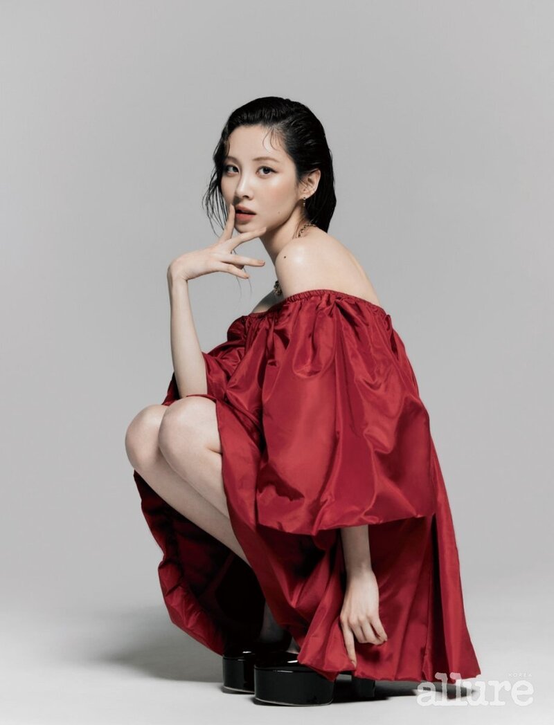JUN YOUNG x SEOHYUN for ALLURE Korea March Issue 2022 documents 2
