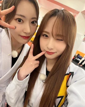 230119 Rocket Punch Instagram Update - Juri & Sakura
