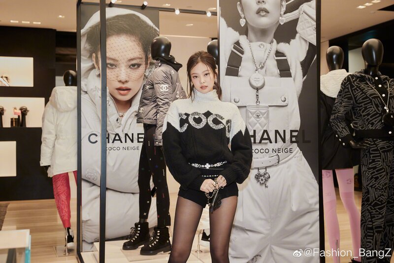 211019 BLACKPINK's Jennie at Chanel Store Launch in Seoul documents 1