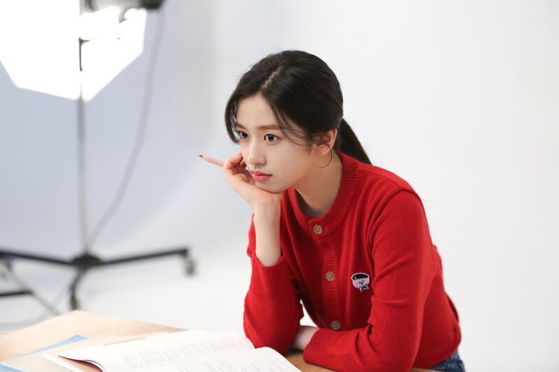 211029 Starship Naver Post - Yujin's MEGAPASS Behind documents 3