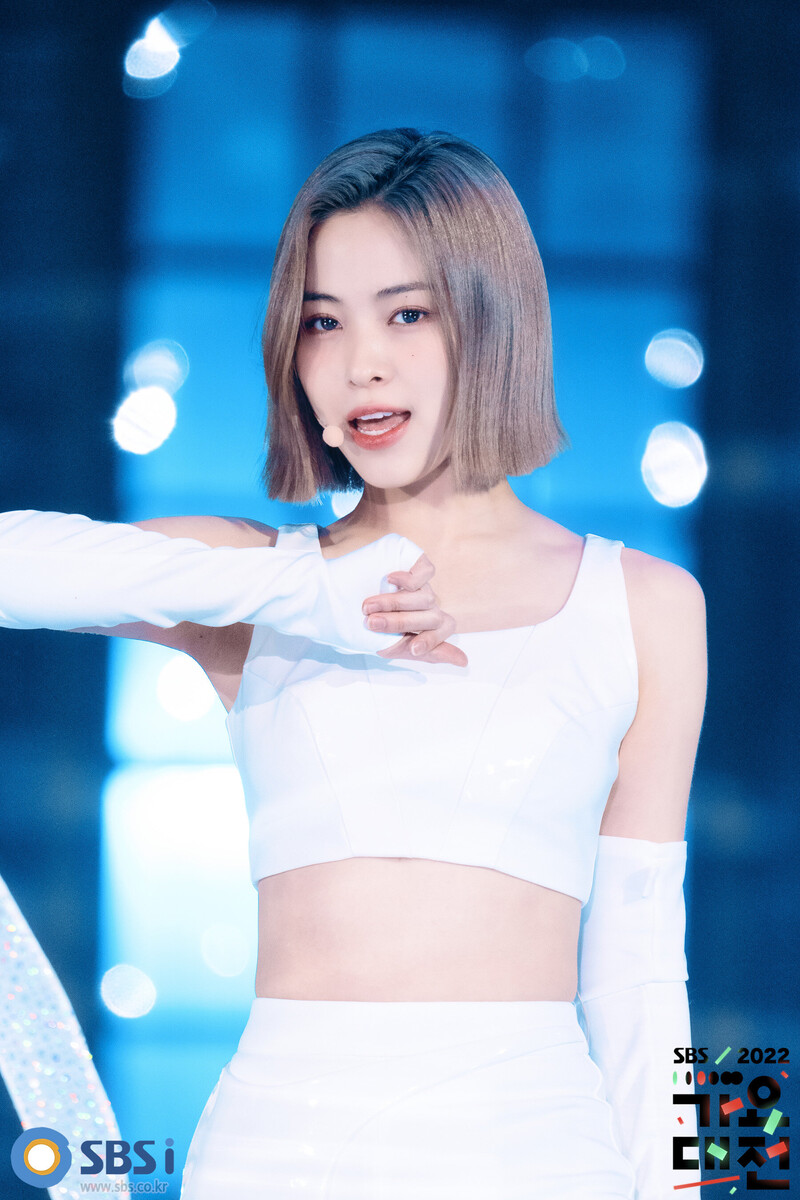 221224 ITZY Ryujin - 2022 SBS Gayo Daejeon Behind Photos documents 2