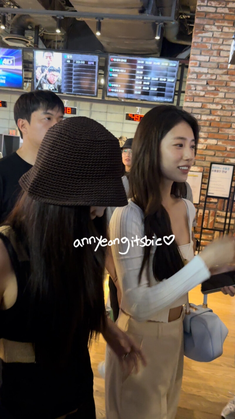 240731 - JENNIE with Bae Suzy at 'Revolver' VIP Premiere in Seoul documents 2