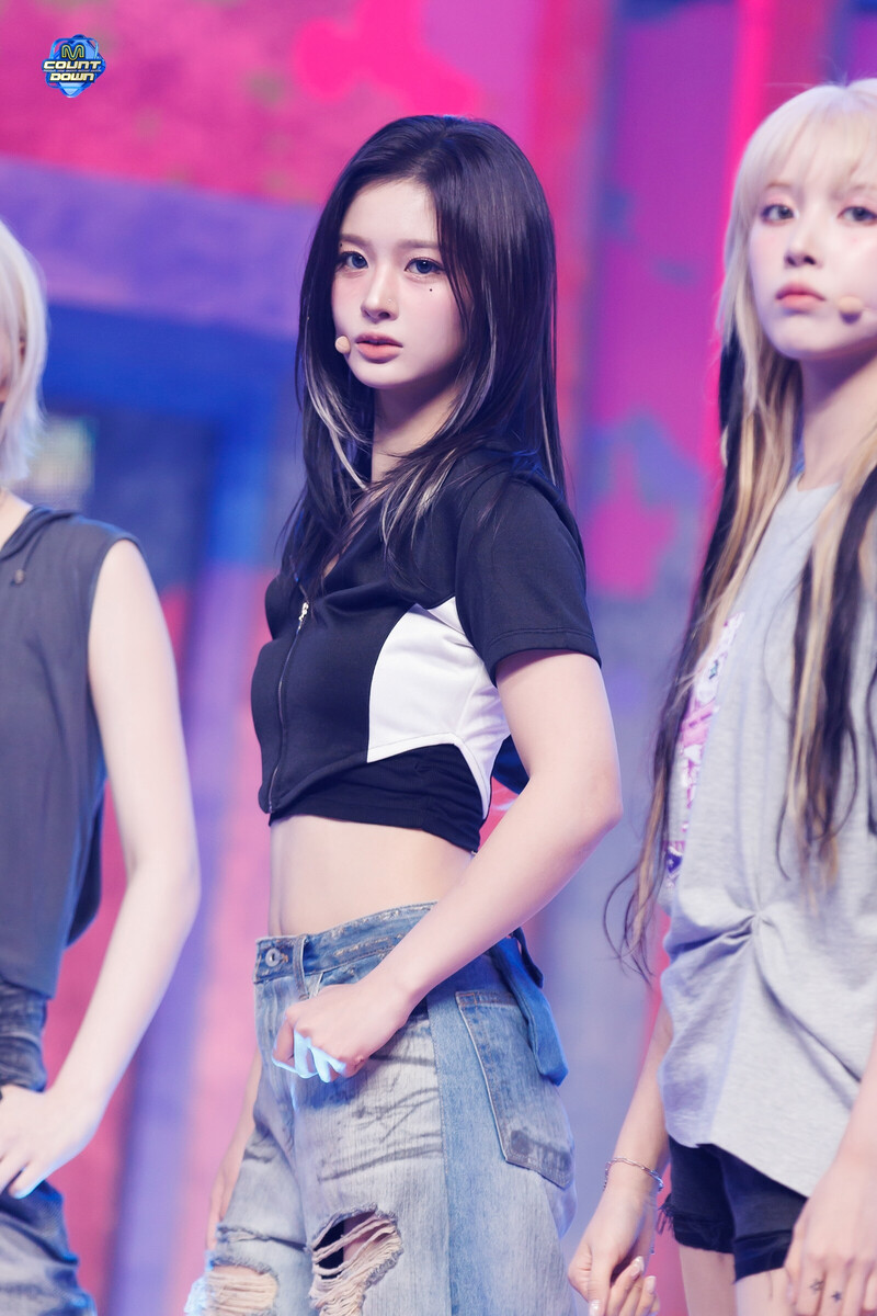 240822 NMIXX Sullyoon - 'See that?' + 'Love is Lonely' at M Countdown documents 14