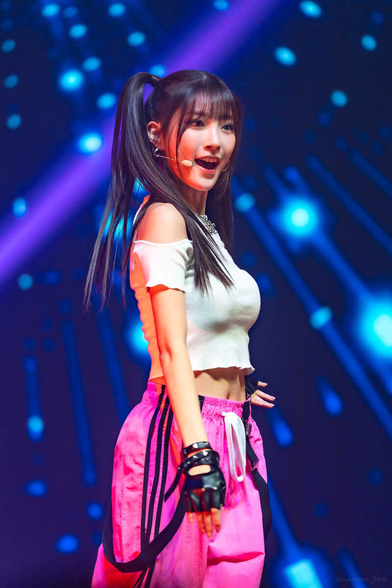 241112 WOOAH Minseo - at "WOOAH Japan 2nd Concert 'WOOAH-LAND AGAIN' in Tokyo, Japan" documents 1