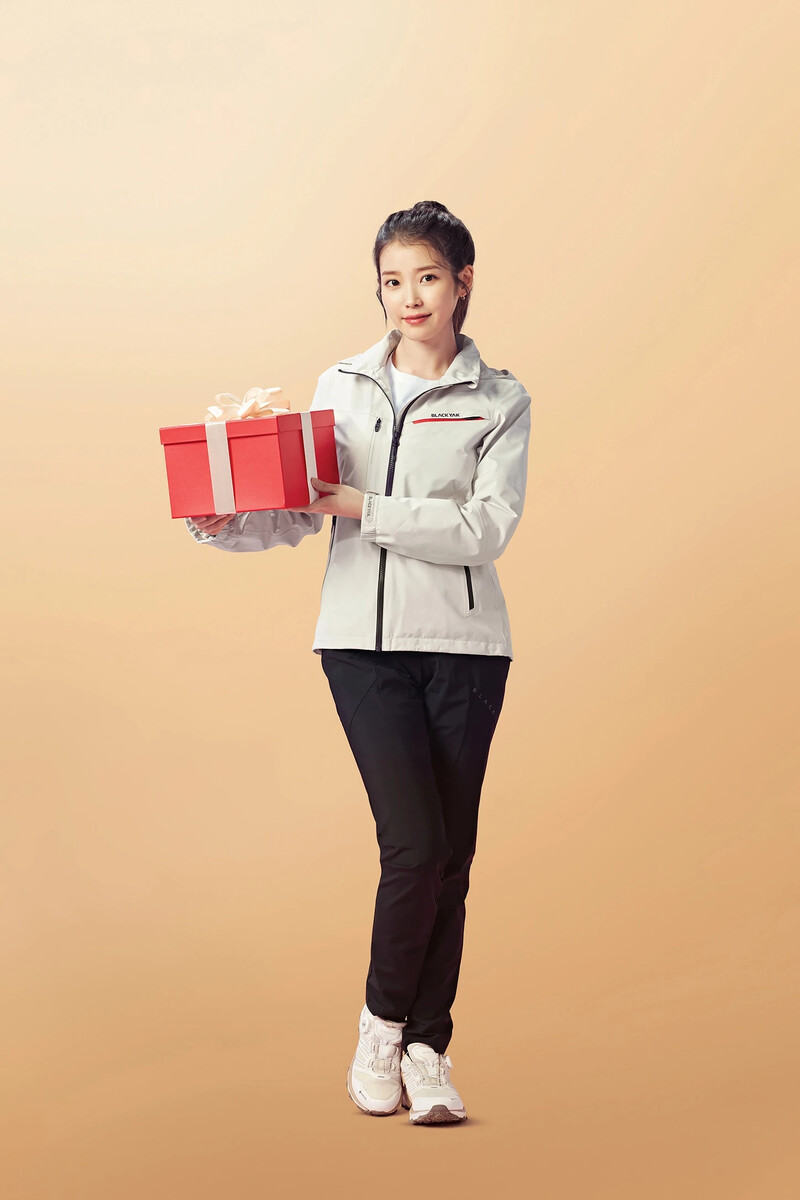 IU for Blackyak 2021 SS Collection documents 9