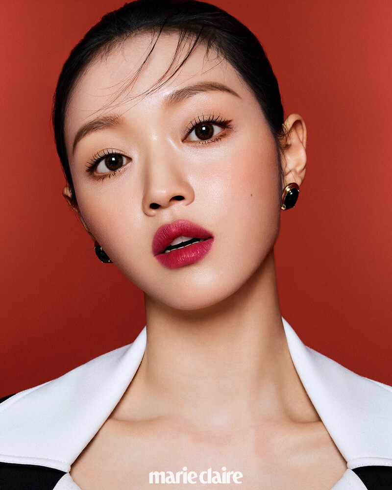 OH MY GIRL YOOA for MARIE CLAIRE Korea x YSL Beauty June Issue 2022 documents 3