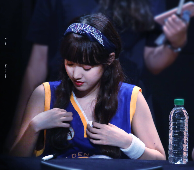 170826 Weki Meki Sei at Gangnam 'WEME' Fansign documents 1