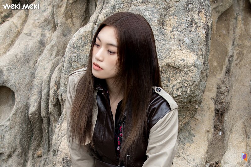 211102 Fantagio Naver Post - Doyeon's Marie Claire Photoshoot Behind documents 8