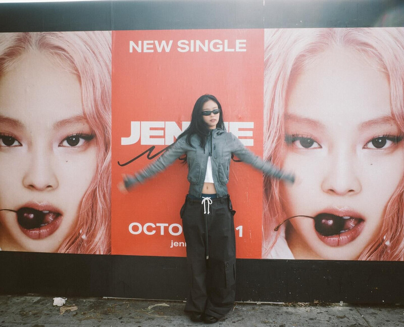 241016 - JENNIE Instagram Update documents 4