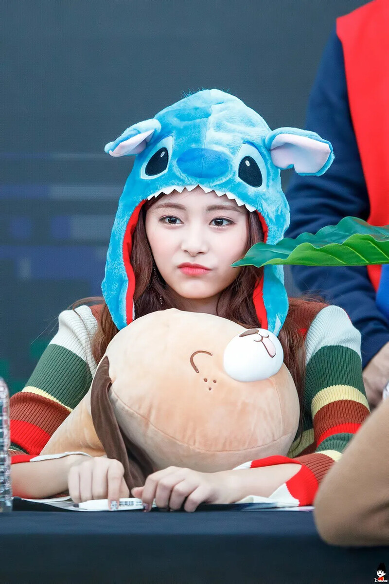 Tzuyu720.jpg