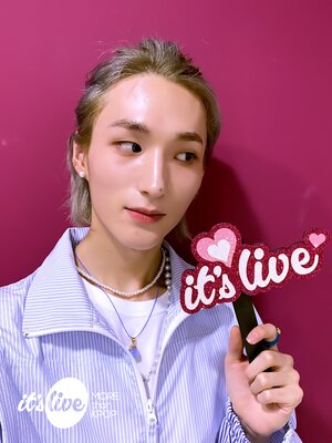 20230618 - Special Love It's Live Behind Photos