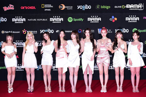 221129 Kep1er at MAMA 2022 Red Carpet